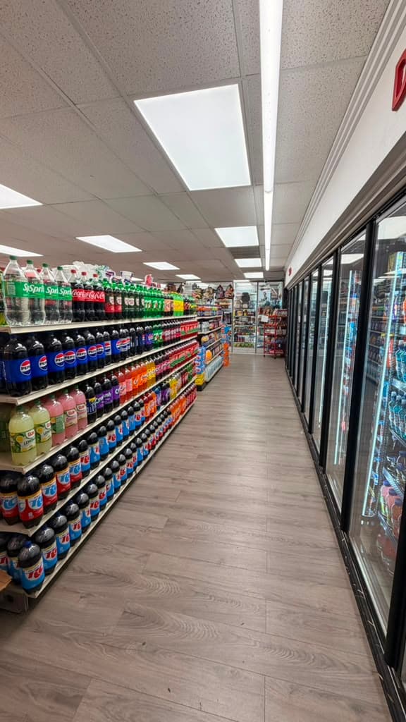 Tornado Country Club Hills - Country Pantry