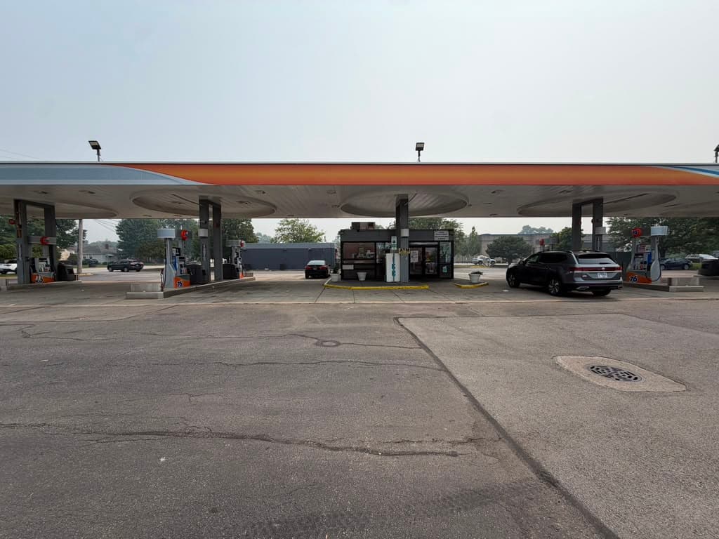 Tornado South Holland - 76 Gas Station #2