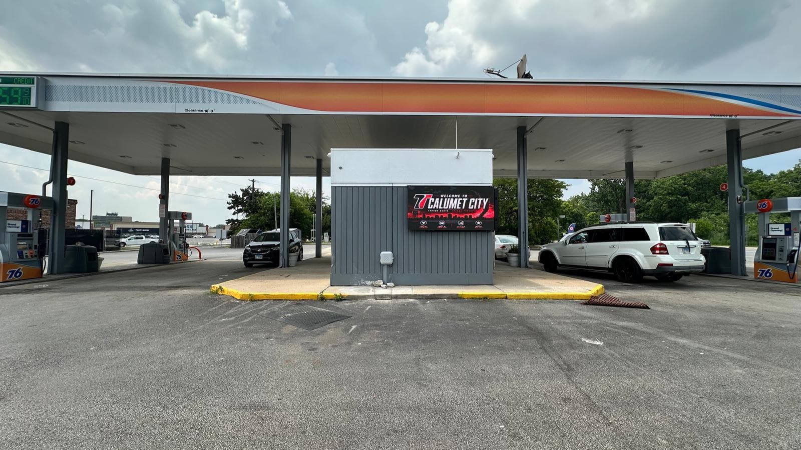 Tornado Calumet City - 76 Gas Station