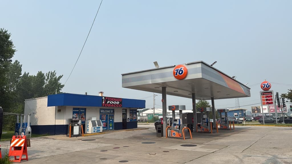 Tornado Sauk Village - 76 Gas Station