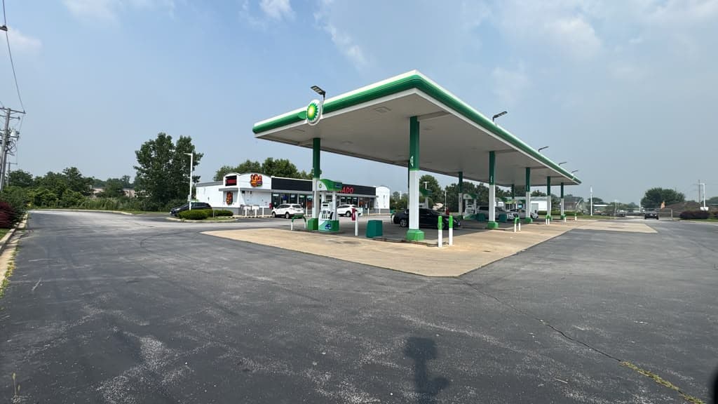 Tornado Flossmoor - BP Gas Station