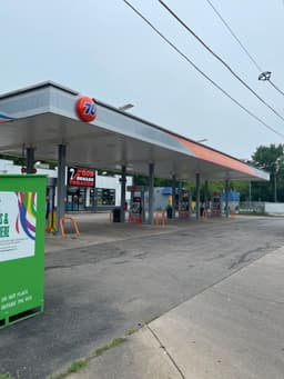 Tornado South Holland - 76 Gas Station #1